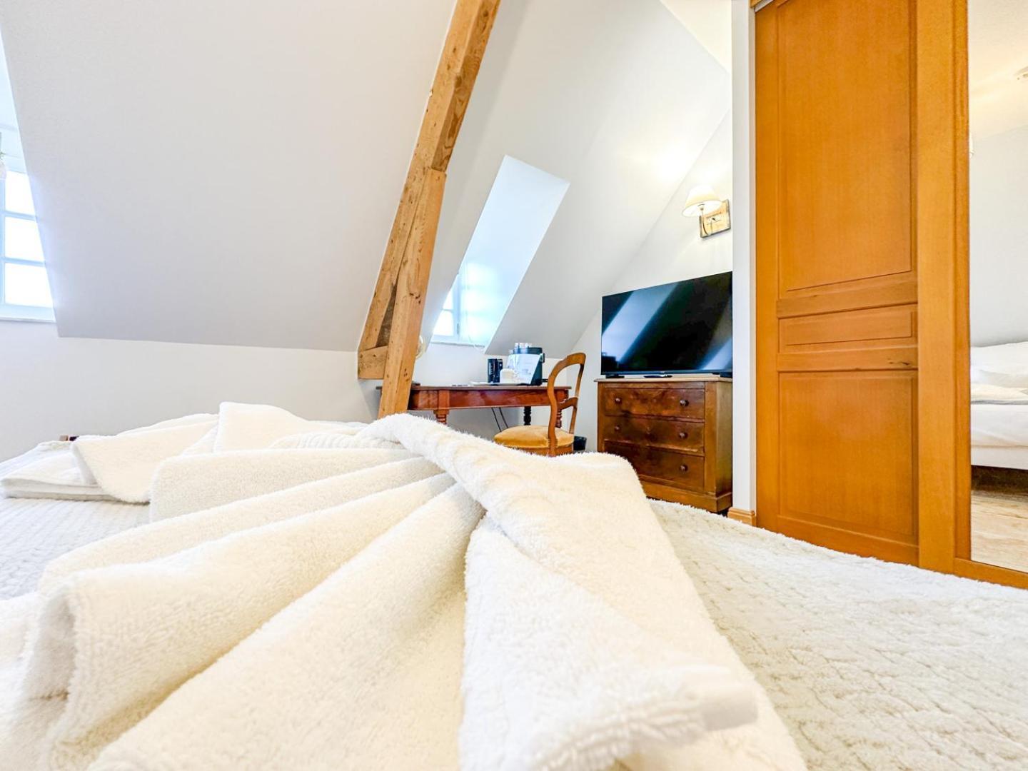 Chateau De Tilly Boissey-le-Chatel ภายนอก รูปภาพ